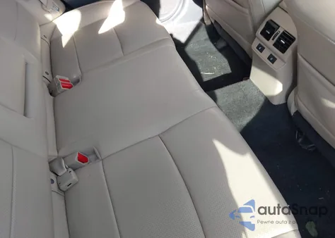 2015 Subaru Outback 2.5I Limited z USA, uszkodzony, nr VIN 4S4BSBLC2F3256857